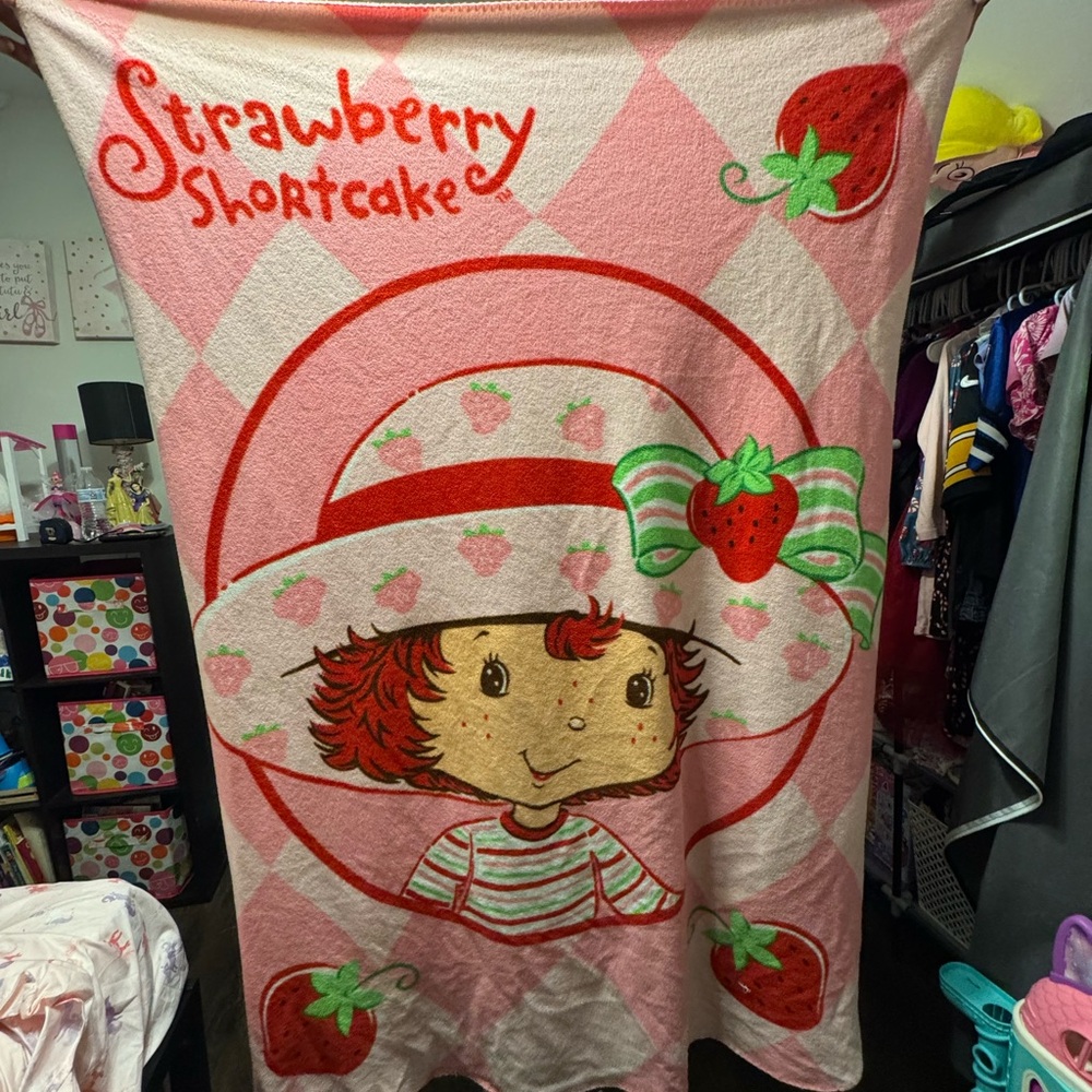 Vintage Strawberry Shortcake Kids Blanket - Pink and Red